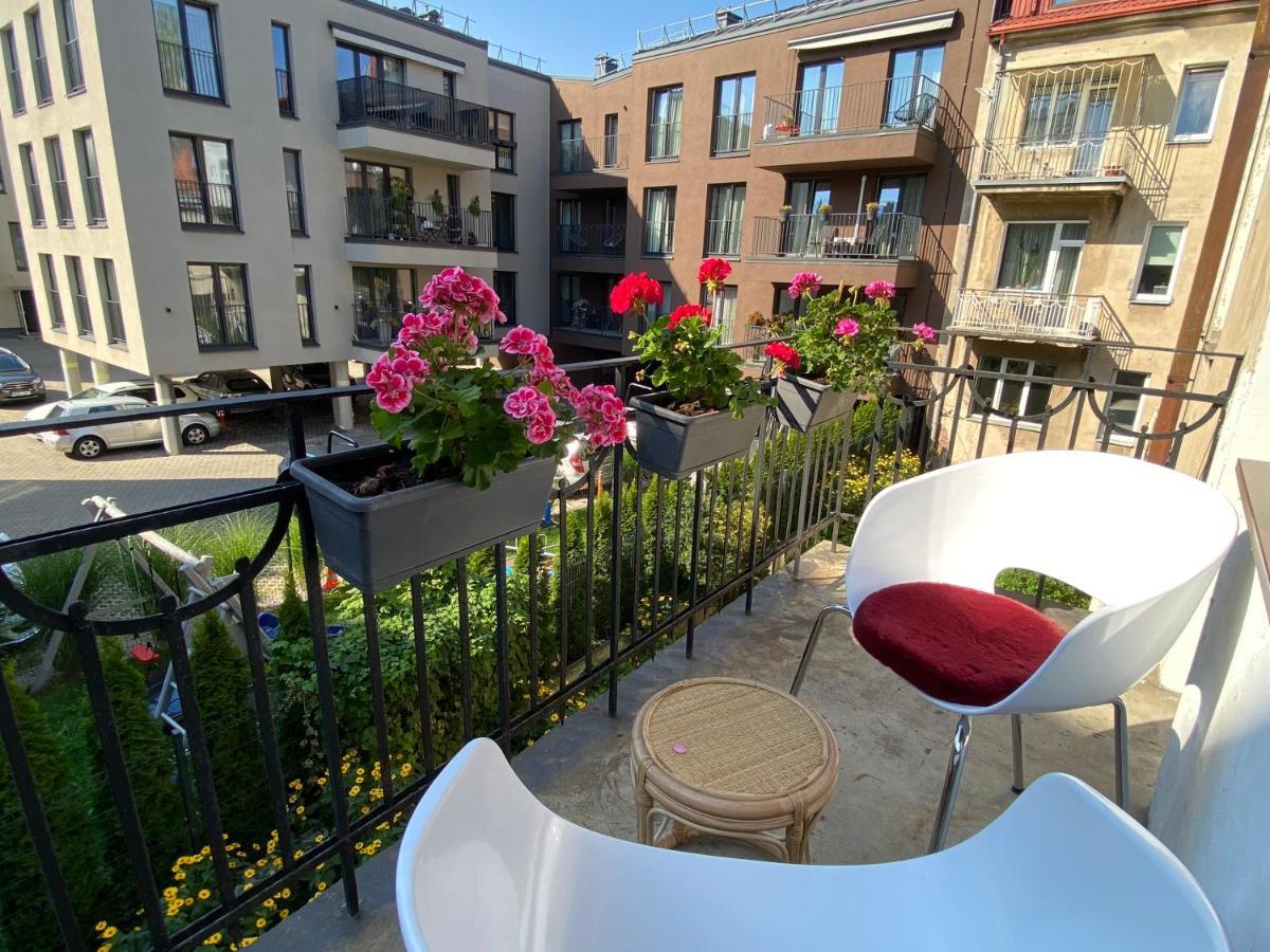 Spacious Old Town Apt, 3 Private Rooms, Sleeps 5-6 Каунас Екстериор снимка